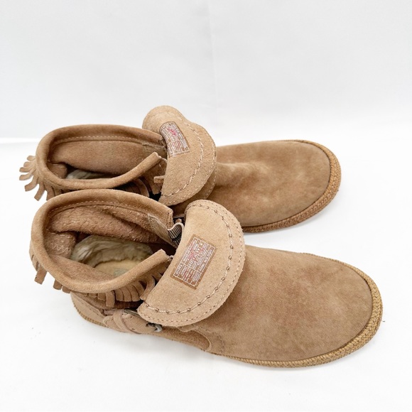 UGG Amely slip on moccasin loafers suede leather fringe tan size 6 - Picture 3 of 9
